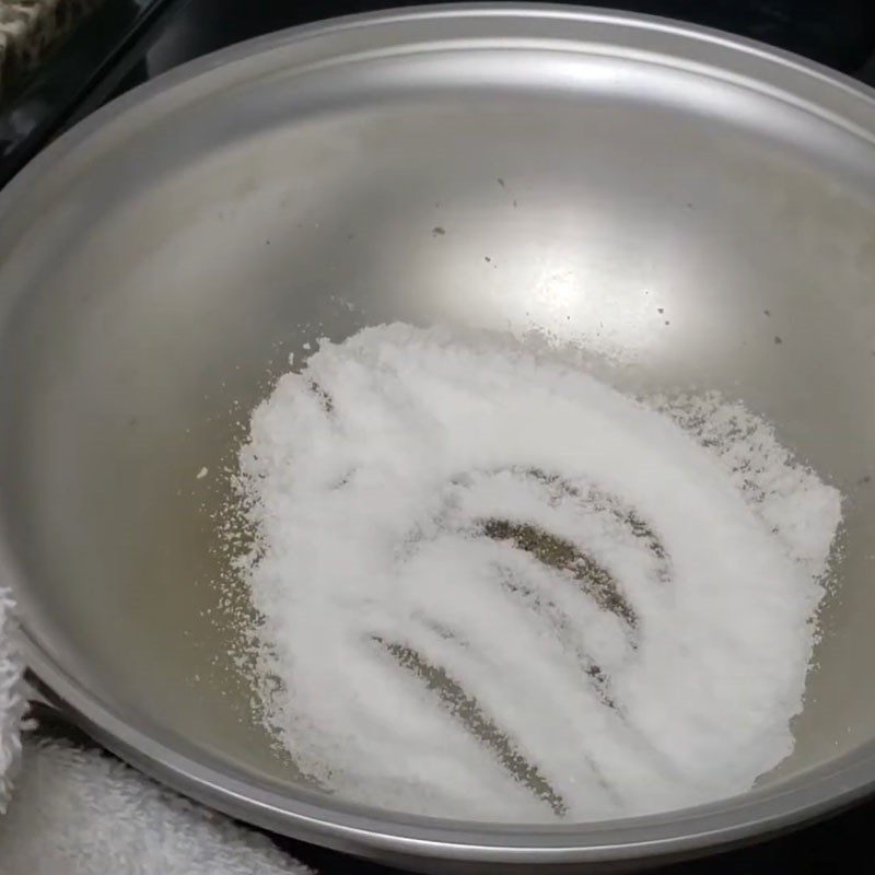 Step 4 Caramelizing sugar Braised snapper