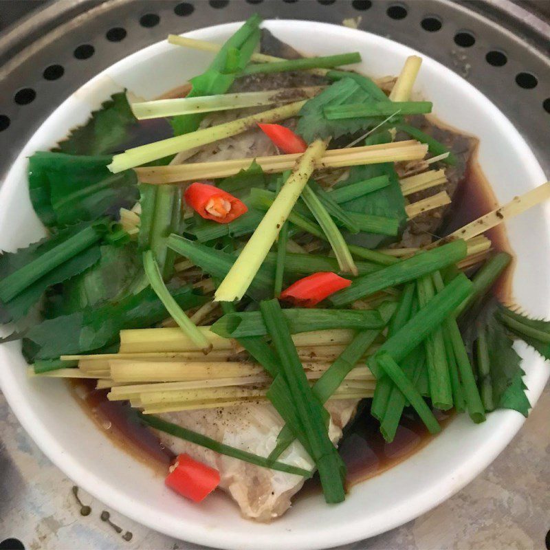 Step 3 Final product Steamed carp with lemongrass