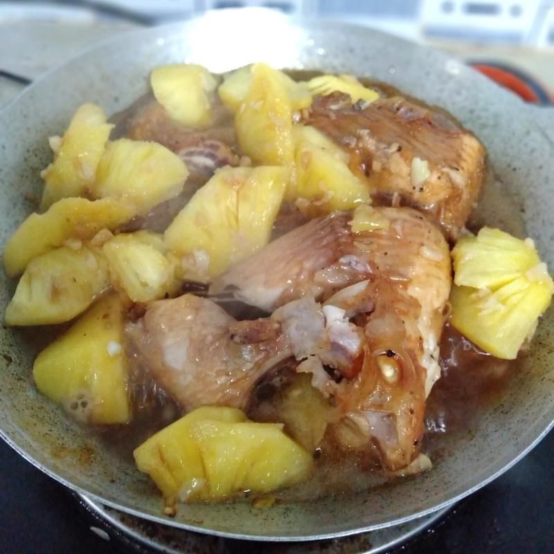 Step 3 Stewed fish with pineapple Red tilapia stewed with pineapple (recipe shared by a user)