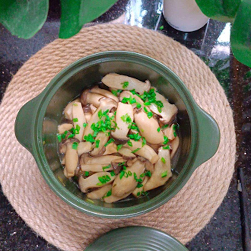 Step 4 Final product Chicken thigh mushrooms cooked in soy sauce