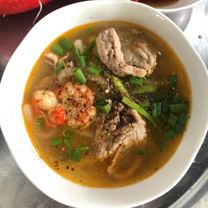 Step 8 Final product Hue shrimp and pork tapioca noodle soup