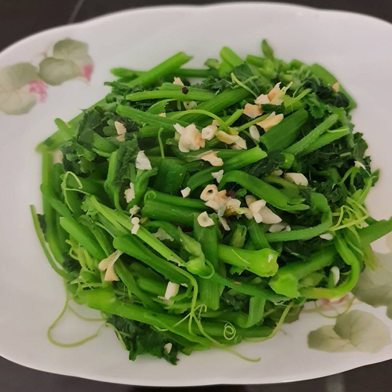 Step 3 Final product Stir-fried water spinach with garlic (Recipe shared by users)