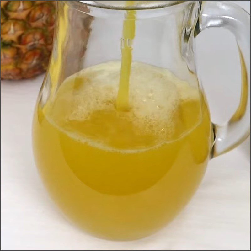 Step 4 Final product Pineapple juice without a machine