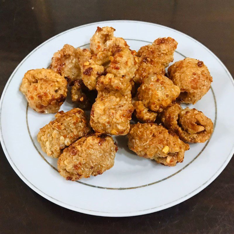 Step 5 Final Product Fried pork skin with fish sauce