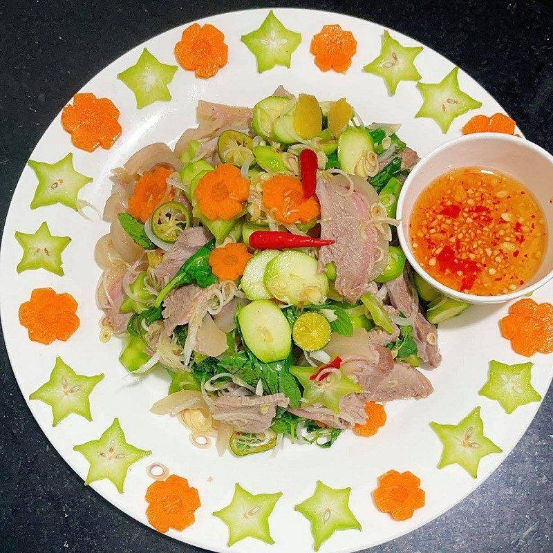 Step 4 Finished product Young mango beef salad