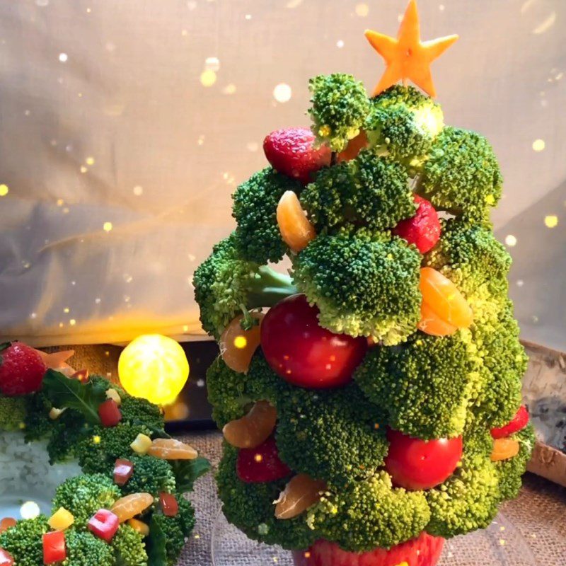 Step 4 Final Product Arranging fruits and vegetables into the shape of a Christmas tree