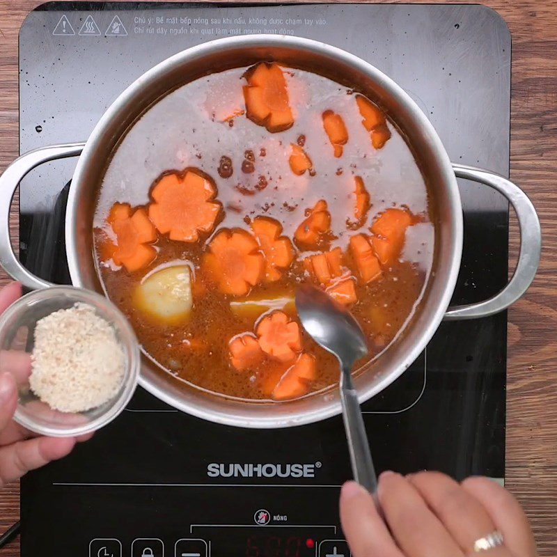 Step 5 Cook beef stew Beef stew with potatoes and carrots