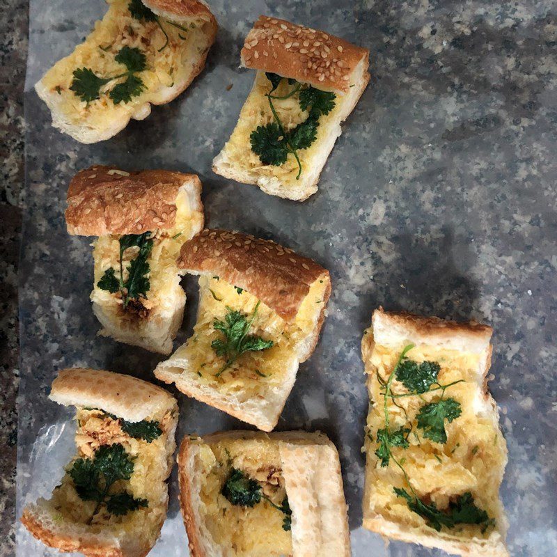 Step 4 Final product Garlic bread in the microwave