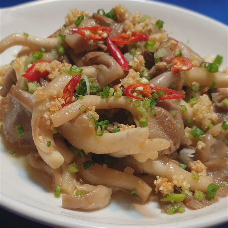 Step 3 Finished product Oyster mushrooms sautéed with garlic