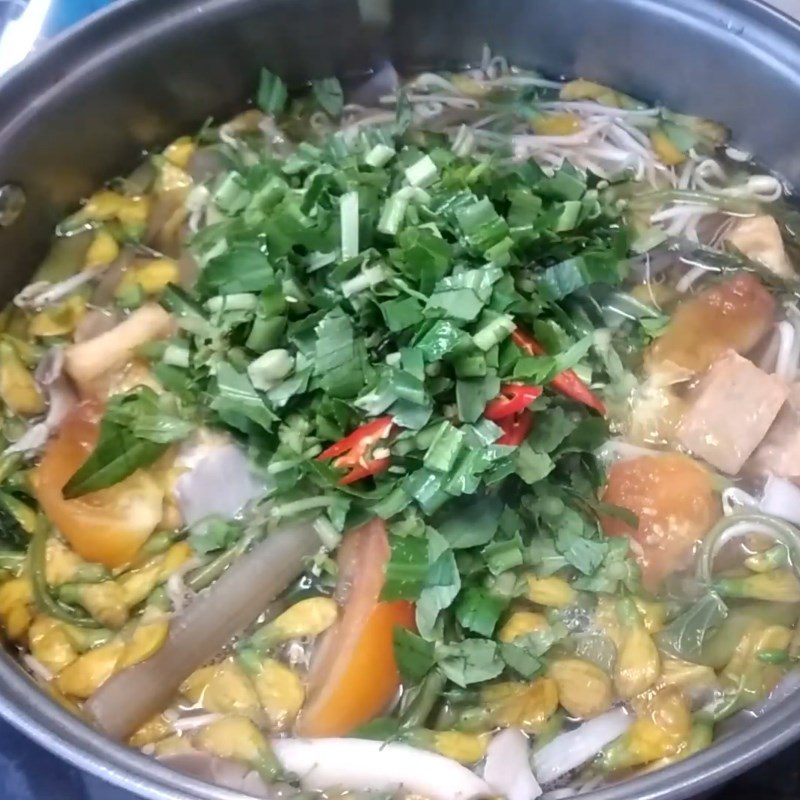 Step 4 Final Product Vegetarian Sour Soup with Water Lily Flowers