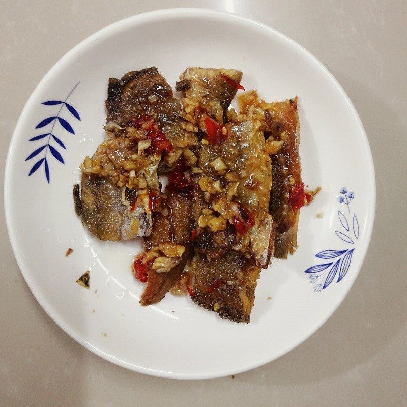 Step 5 Finished Product Dried fish stir-fried with garlic and chili