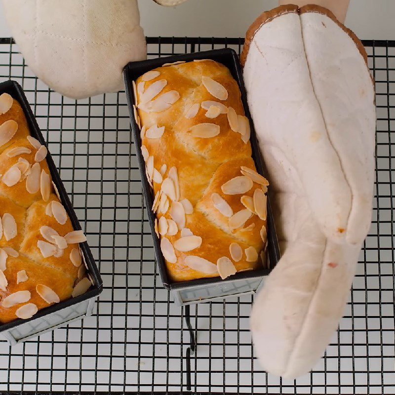 Step 6 Final product No-knead chrysanthemum bread