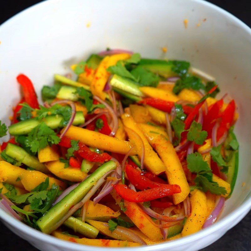 Step 4 Finished product Mango cucumber salad