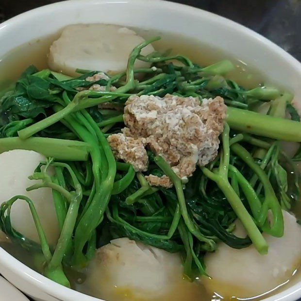 Step 5 Finished product Crab soup with water spinach