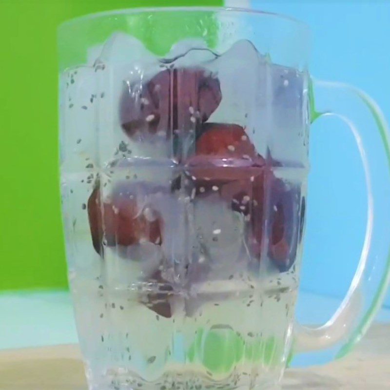 Step 6 Final Product Aloe vera with chia seeds and red apple