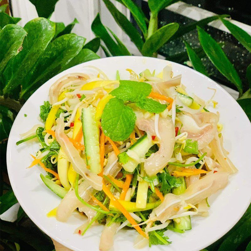 Step 5 Final Product Pig's ear and onion salad (recipe shared by a user)