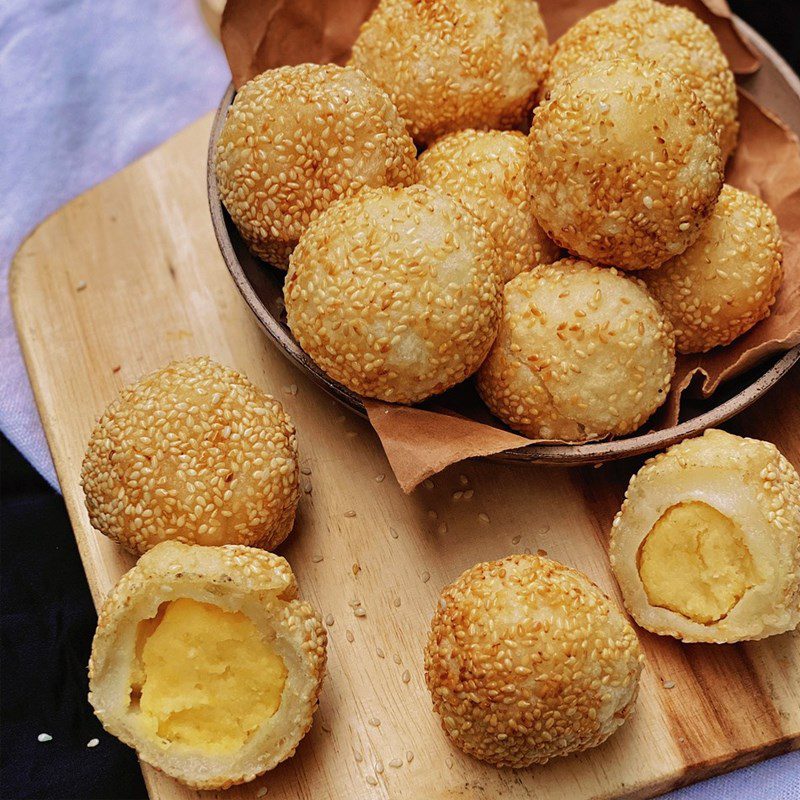 Step 5 Final product Sweet potato cakes - deep-fried cakes with mung bean filling