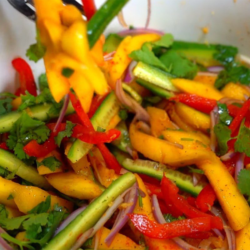 Step 4 Finished product Mango cucumber salad