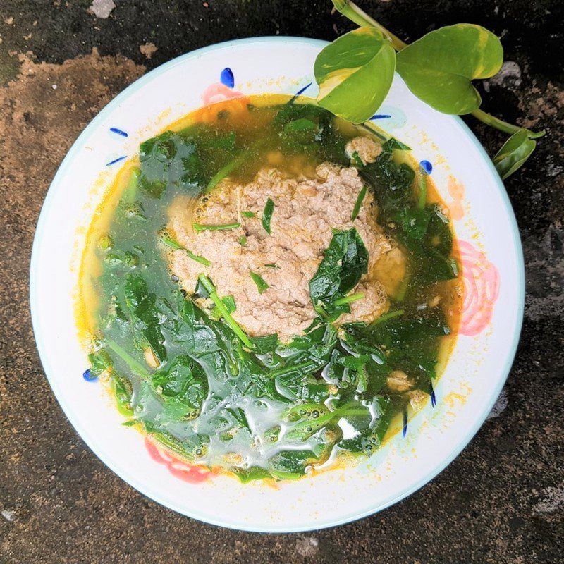 Step 5 Final product Water spinach soup with crab