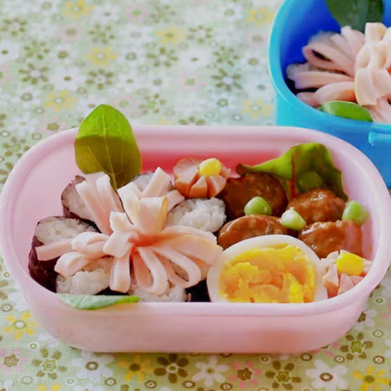 Step 6 Final Product Flower-shaped Bento Rice