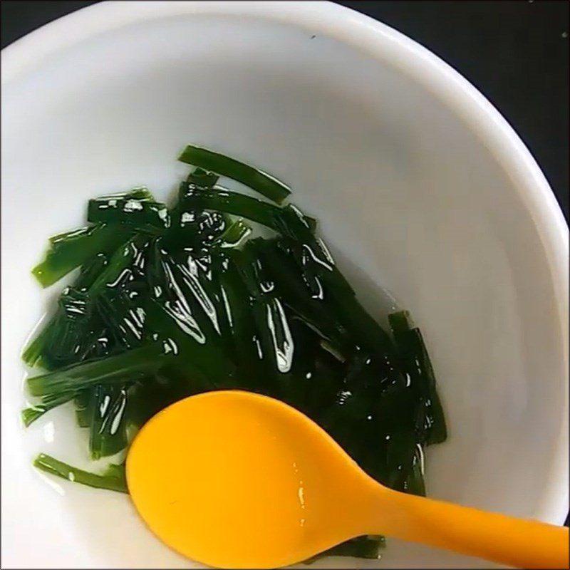 Step 3 Final product Steamed chives with rock sugar