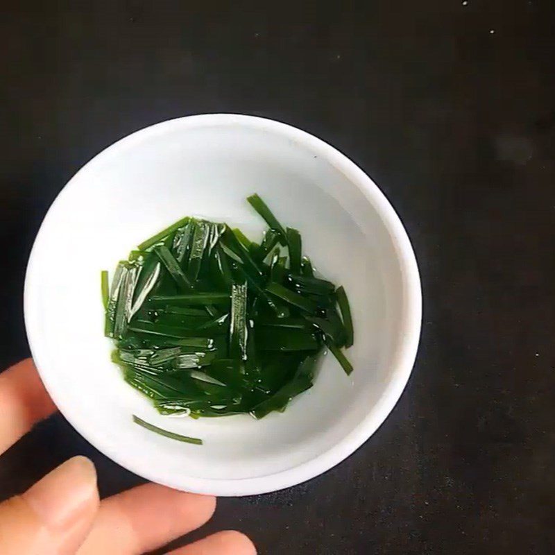 Step 3 Final product Steamed chives with rock sugar