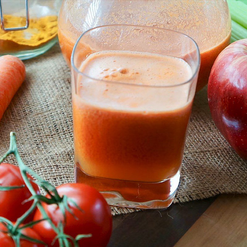 Step 3 Finished product Tomato Carrot Apple Celery Juice