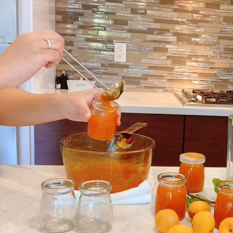 Step 3 Final product Apricot jam for spreading on bread