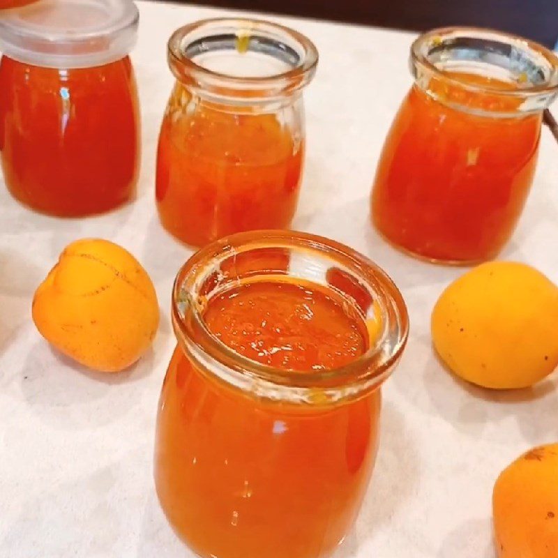 Step 3 Finished product Apricot jam spread on bread