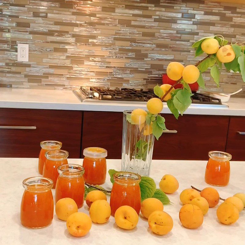 Step 3 Finished product Apricot jam spread on bread