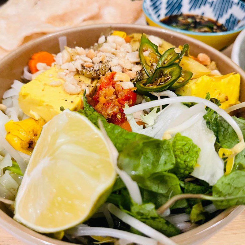 Step 4 Final dish of Vegetarian Quang Noodles