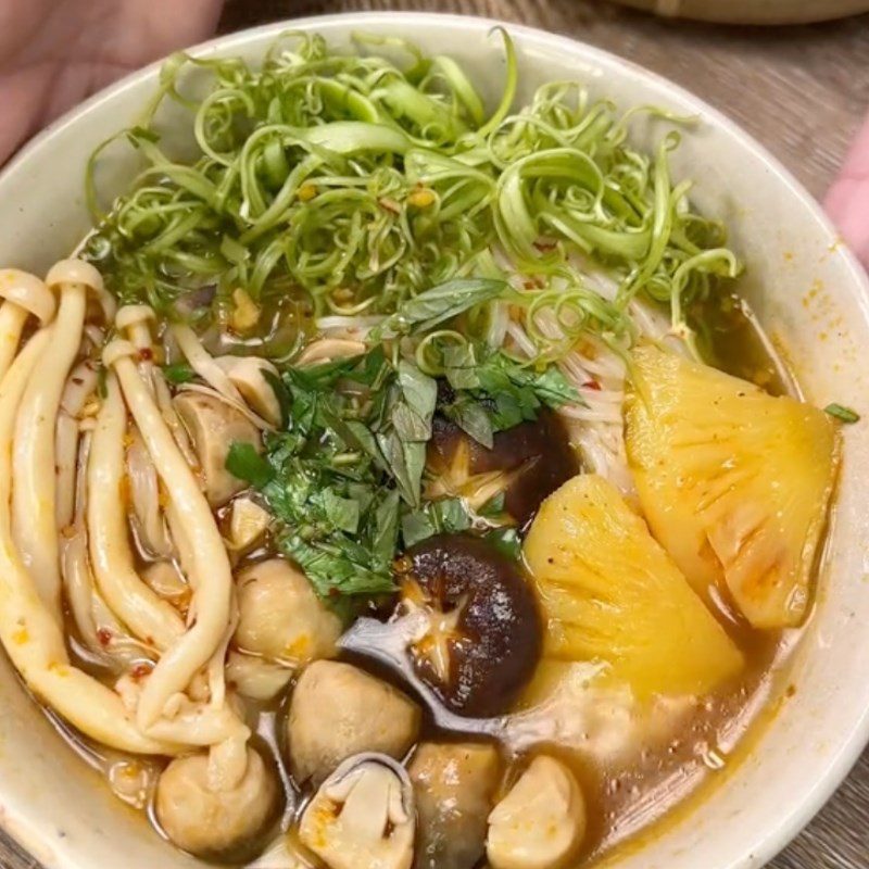 Step 3 Finished Product Vegetarian Hue Noodles (recipe from the TikTok channel Bếp chay XANH)