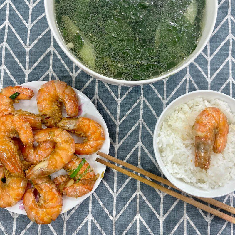 Step 4 Final Product Stir-fried Shrimp with Kaffir Lime Leaves