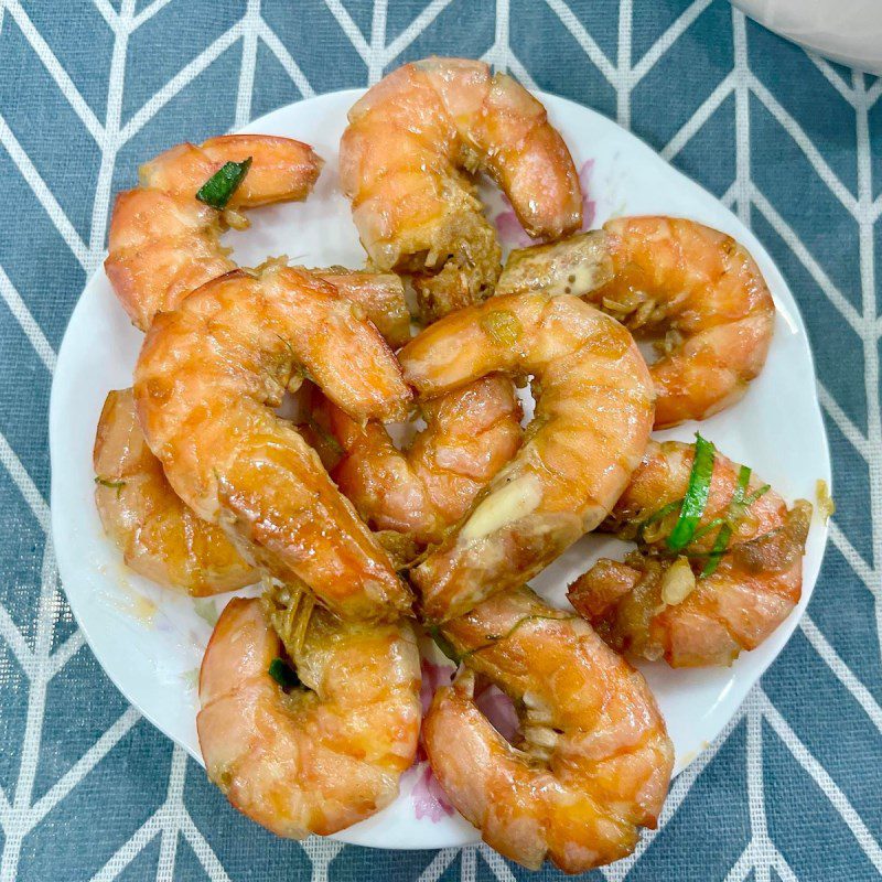 Step 4 Final Product Stir-fried Shrimp with Kaffir Lime Leaves