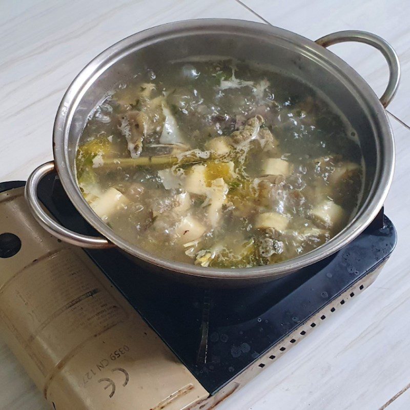 Step 5 Finished product Chicken hot pot with Vietnamese coriander