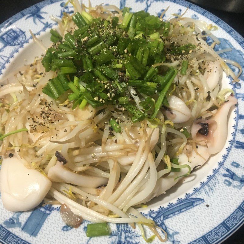 Step 4 Final Product Stir-fried Squid with Bean Sprouts