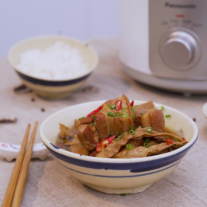 Step 4 Finished product Braised pork with dried bamboo shoots