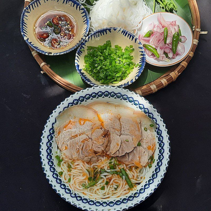 Step 3 Final product Quang Ngai pork leg noodle soup