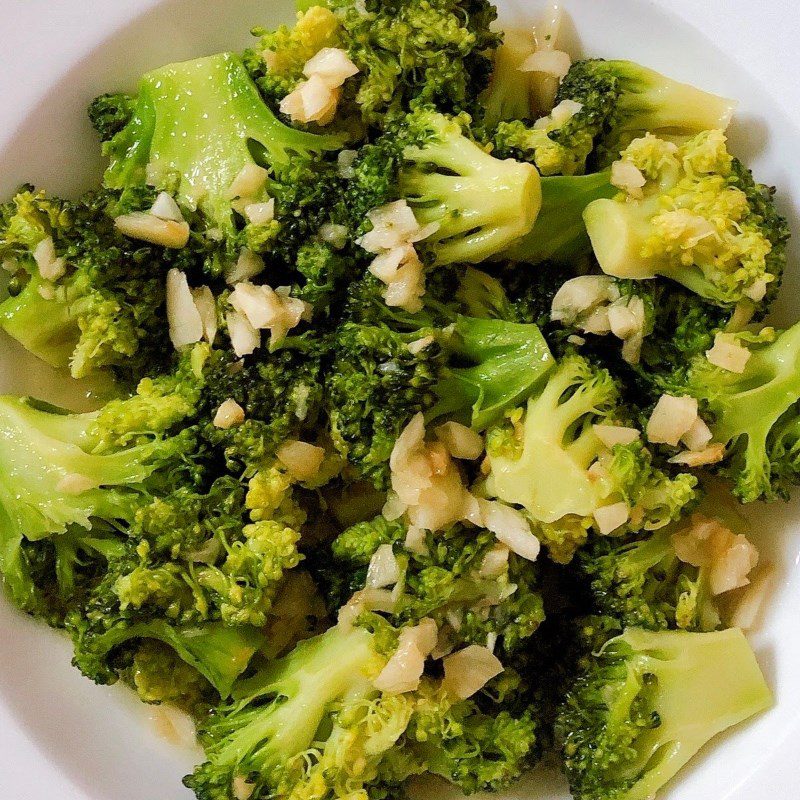 Step 3 Final product Garlic stir-fried broccoli