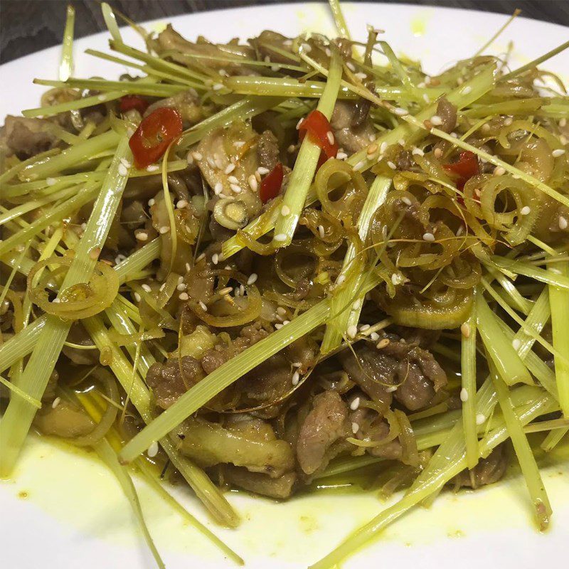 Step 4 Final Product Stir-fried Chicken with Lemongrass and Chili