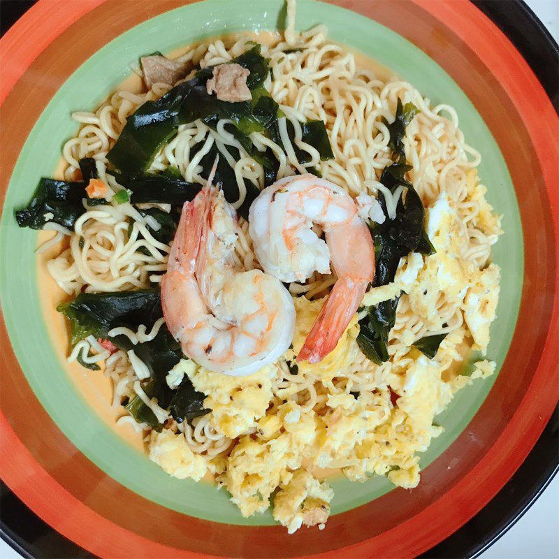 Step 6 Finished product Stir-fried noodles with seaweed