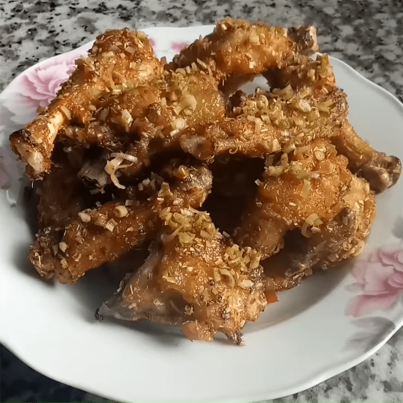 Step 5 Final product Fried chicken with lemongrass and chili