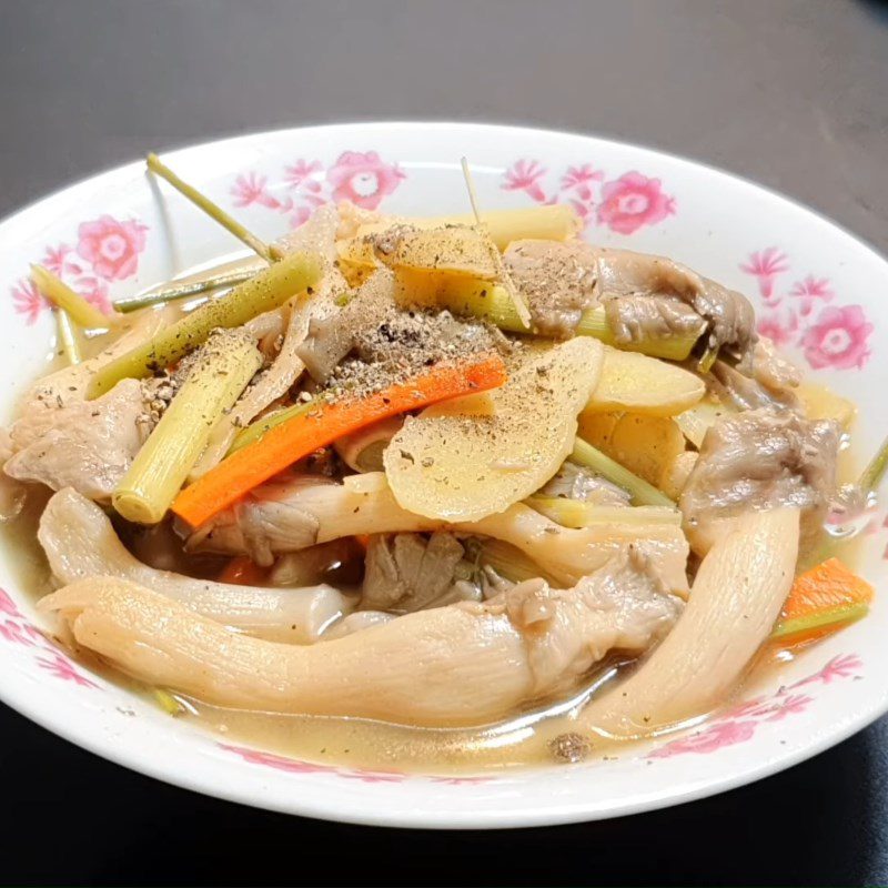 Step 5 Final product Steamed oyster mushrooms with lemongrass and ginger