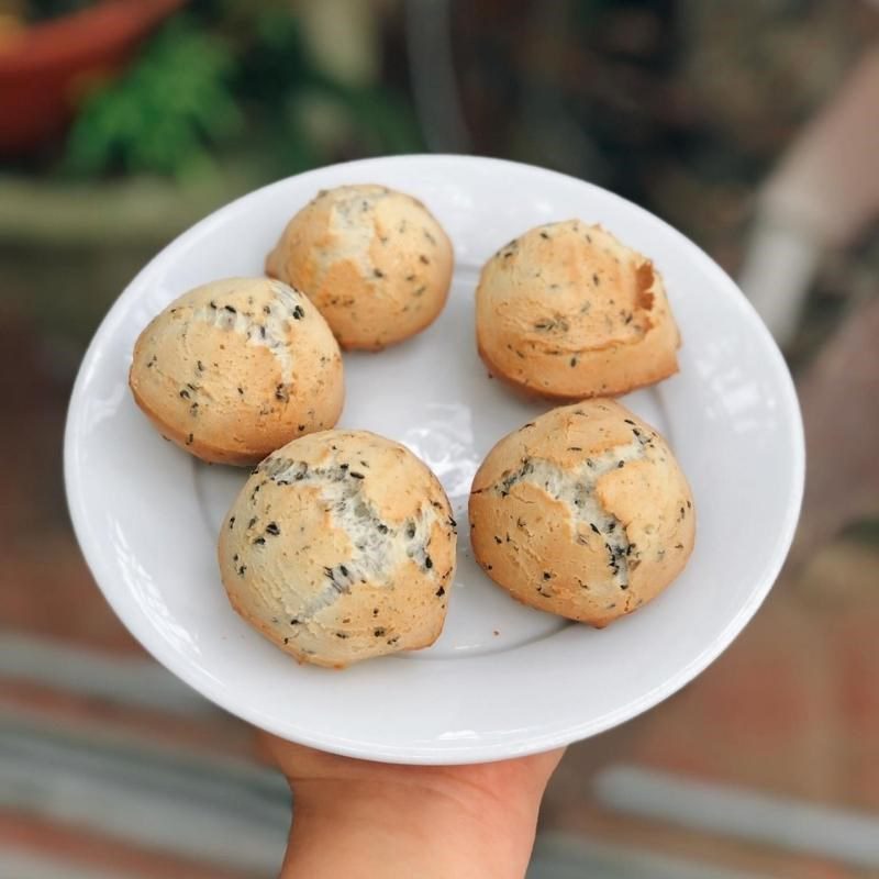 Step 4 Final product Korean black sesame bread (recipe shared by users)