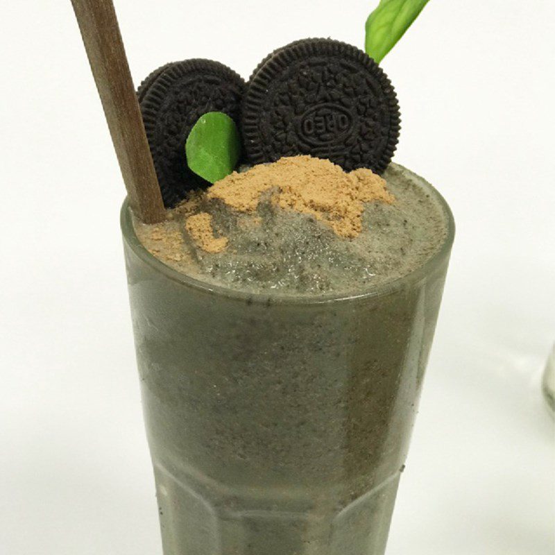 Step 4 Final Product Mint oreo blended ice