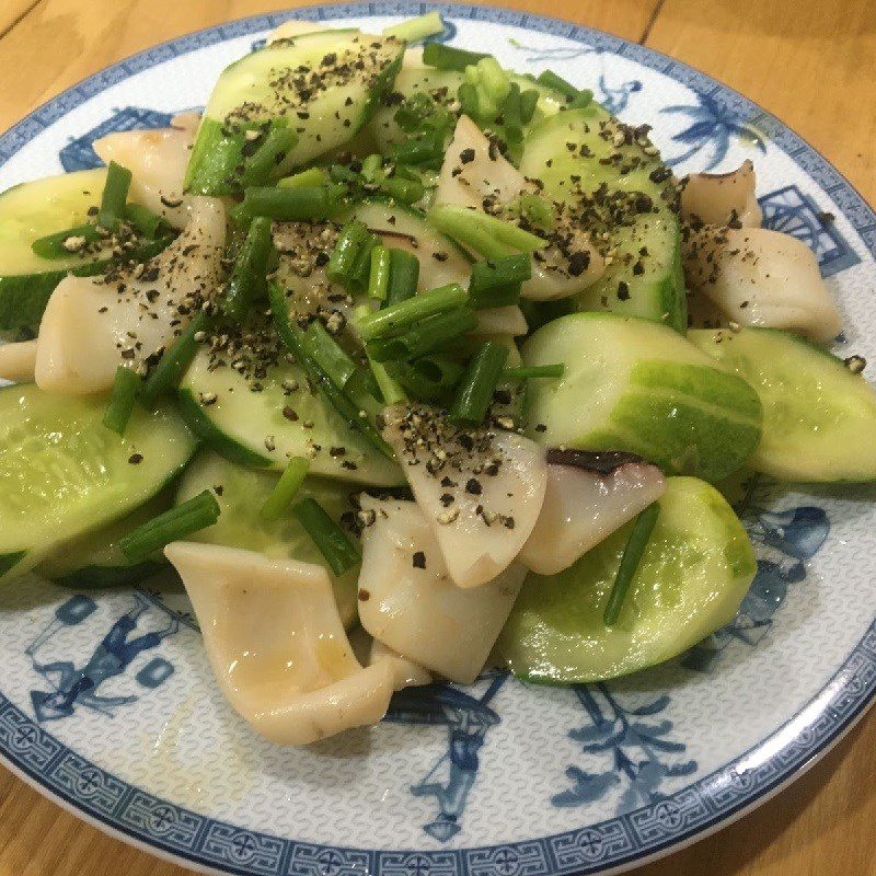 Step 4 Final product Stir-fried squid with cucumber