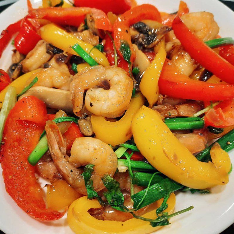 Step 4 Final product Sautéed shrimp with bell peppers