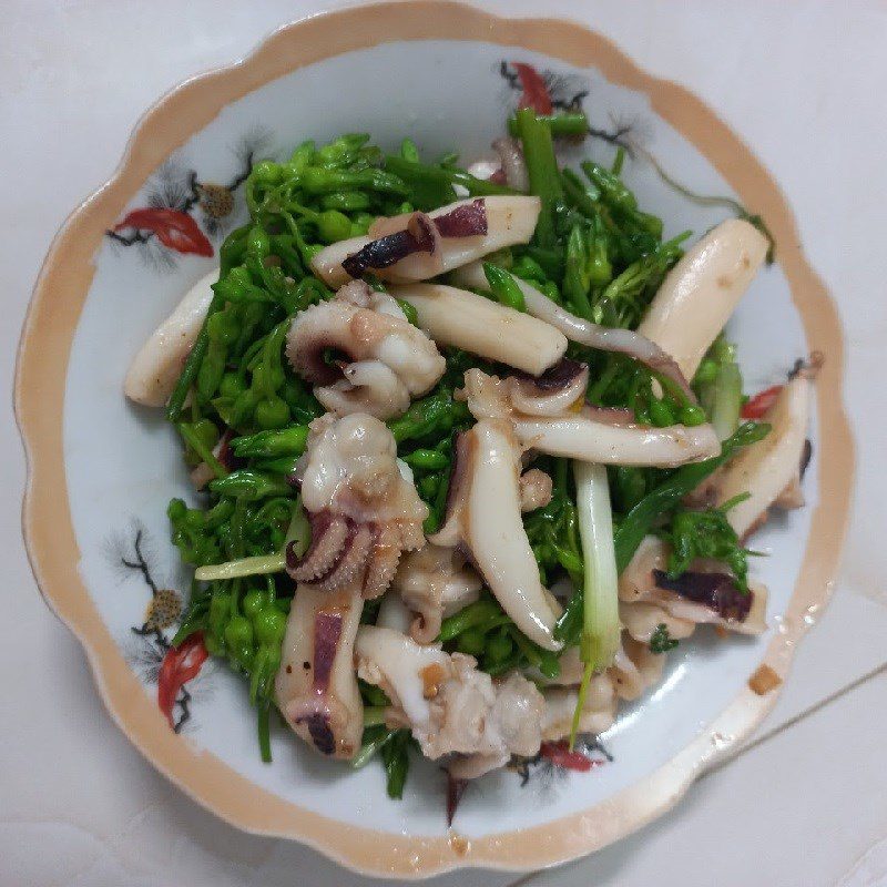 Step 4 Final Product Stir-fried squid with climbing wattle