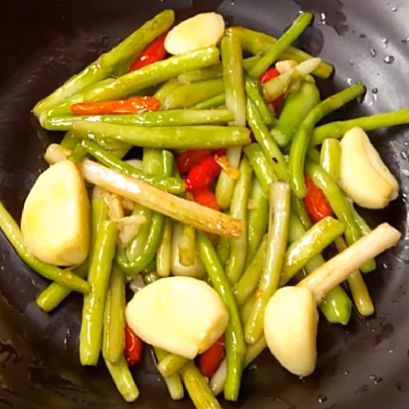 Step 3 Final Product Stir-fried Water Lily Stem with Garlic