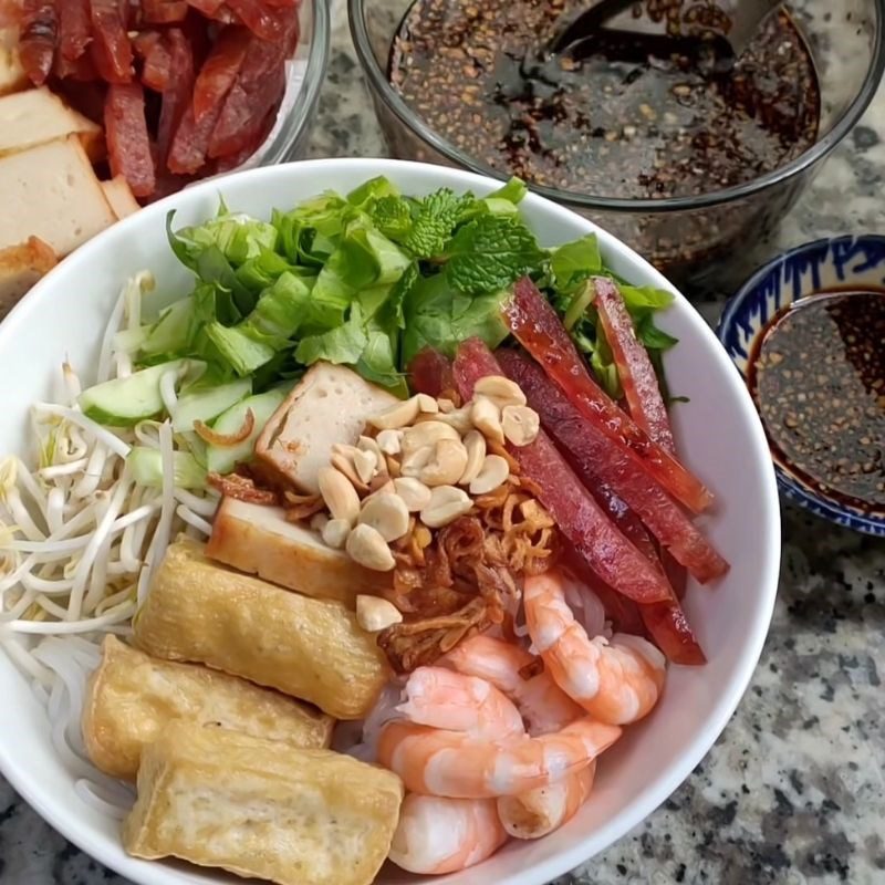 Step 6 Final Product Noodle soup with shrimp and sausage